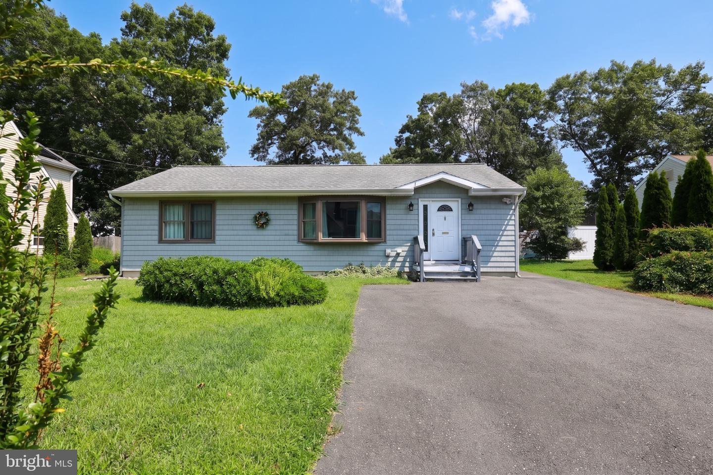 Ripple Ave, Manahawkin, NJ 08050
