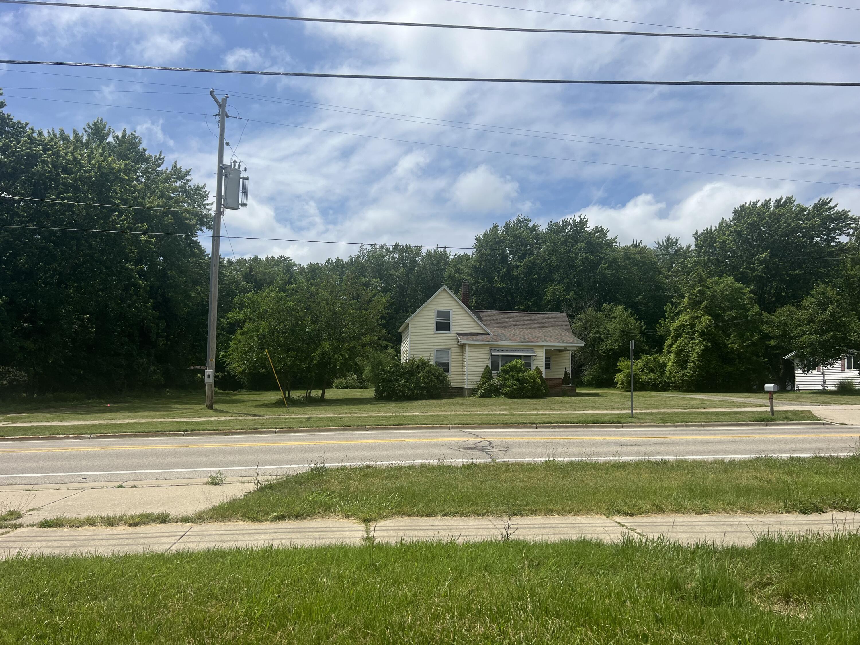 Country Club Rd, Holland, MI 49423