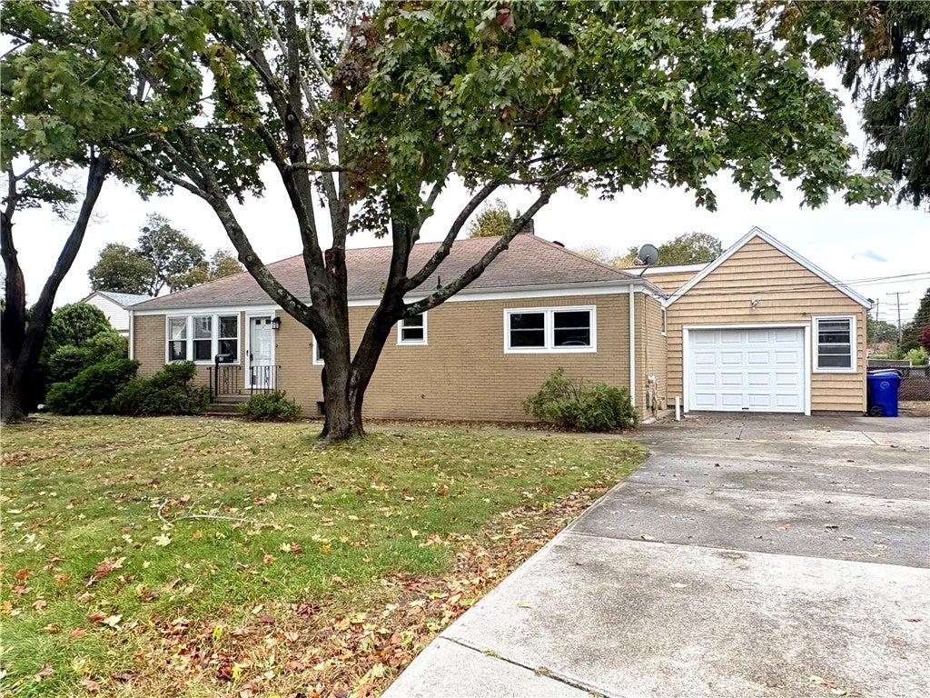 Hilton Ave, Riverside, RI 02915