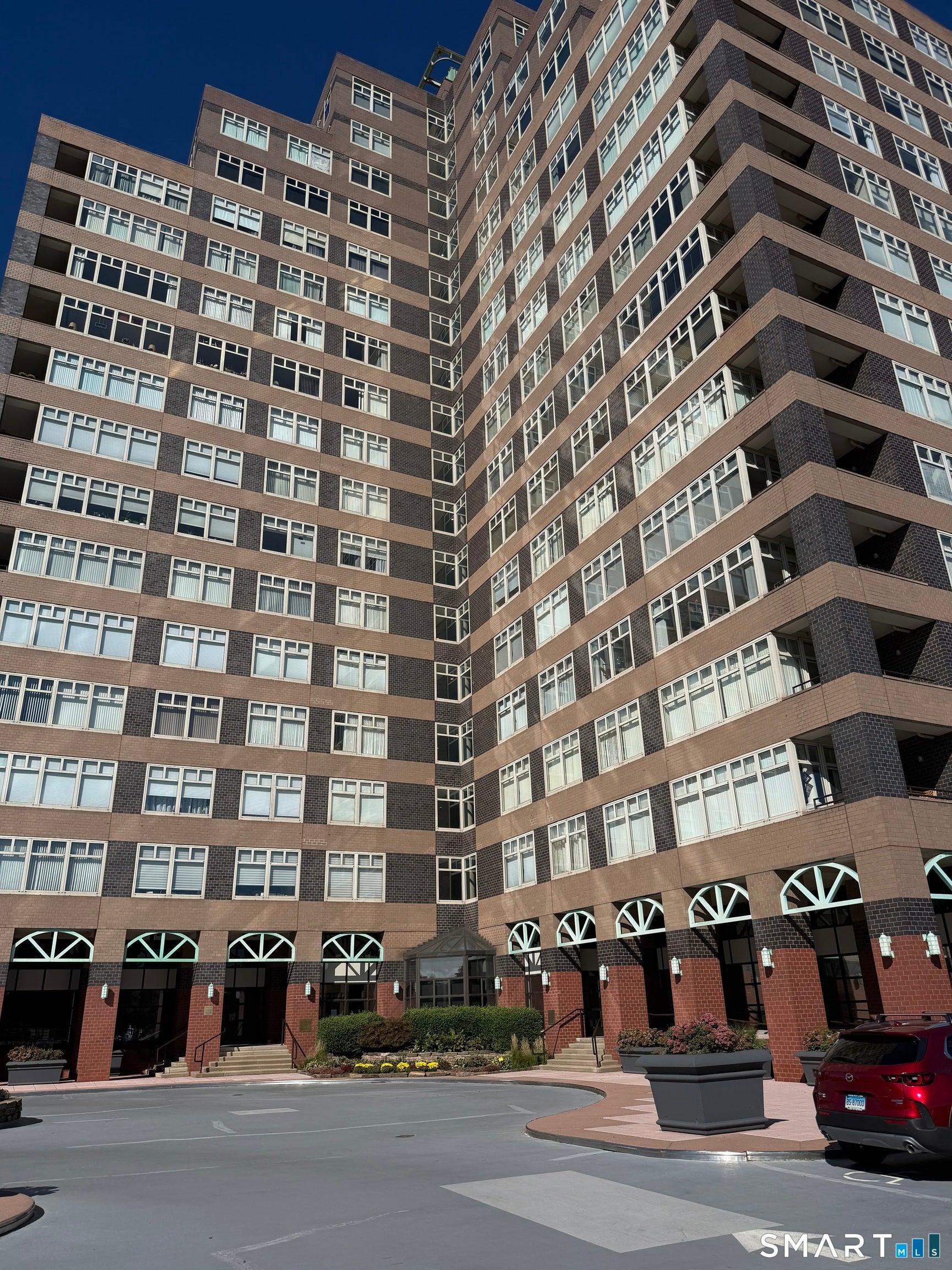 E River Dr, East Hartford, CT 06108