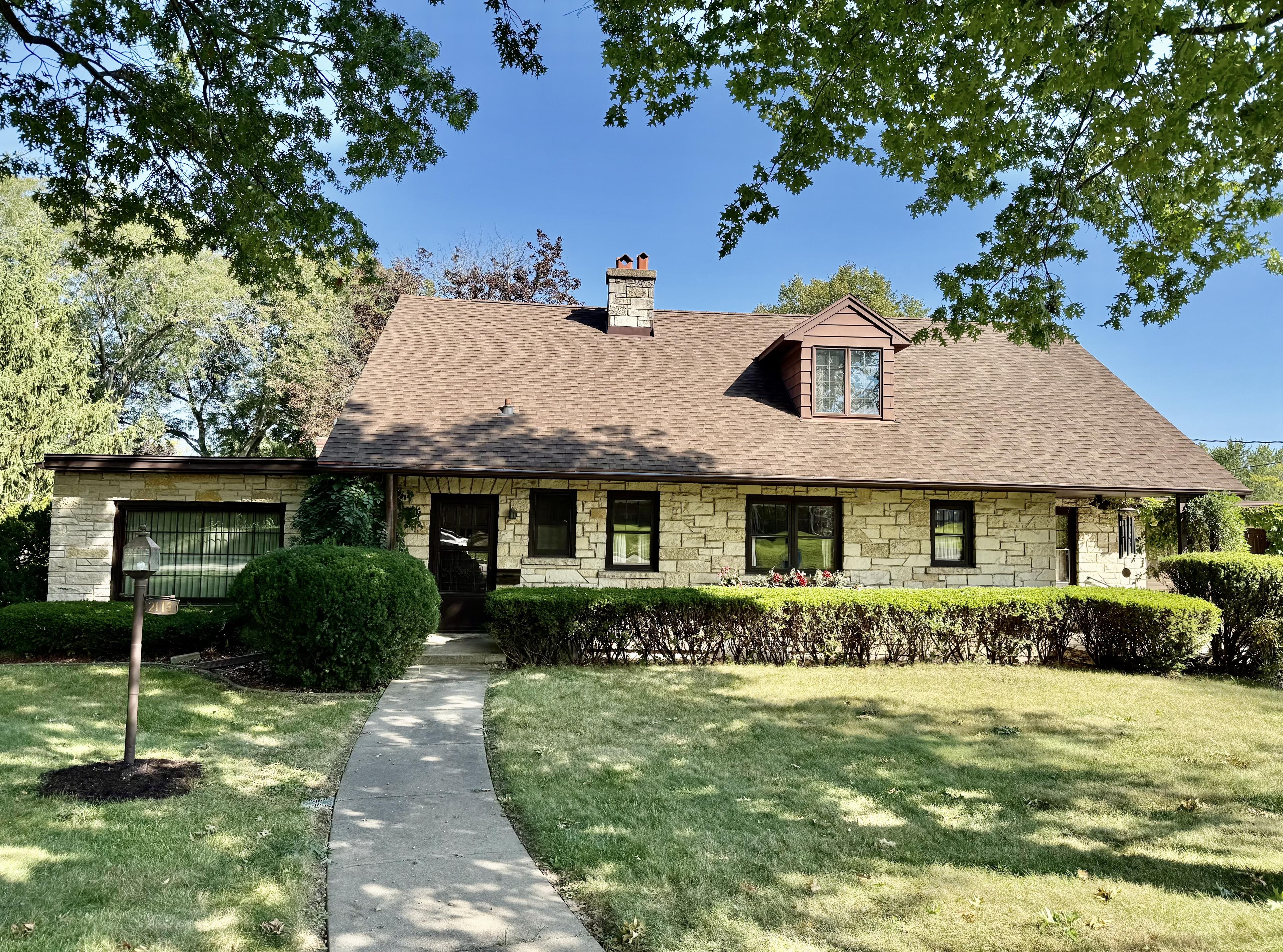 12th St, Peru, IL 61354