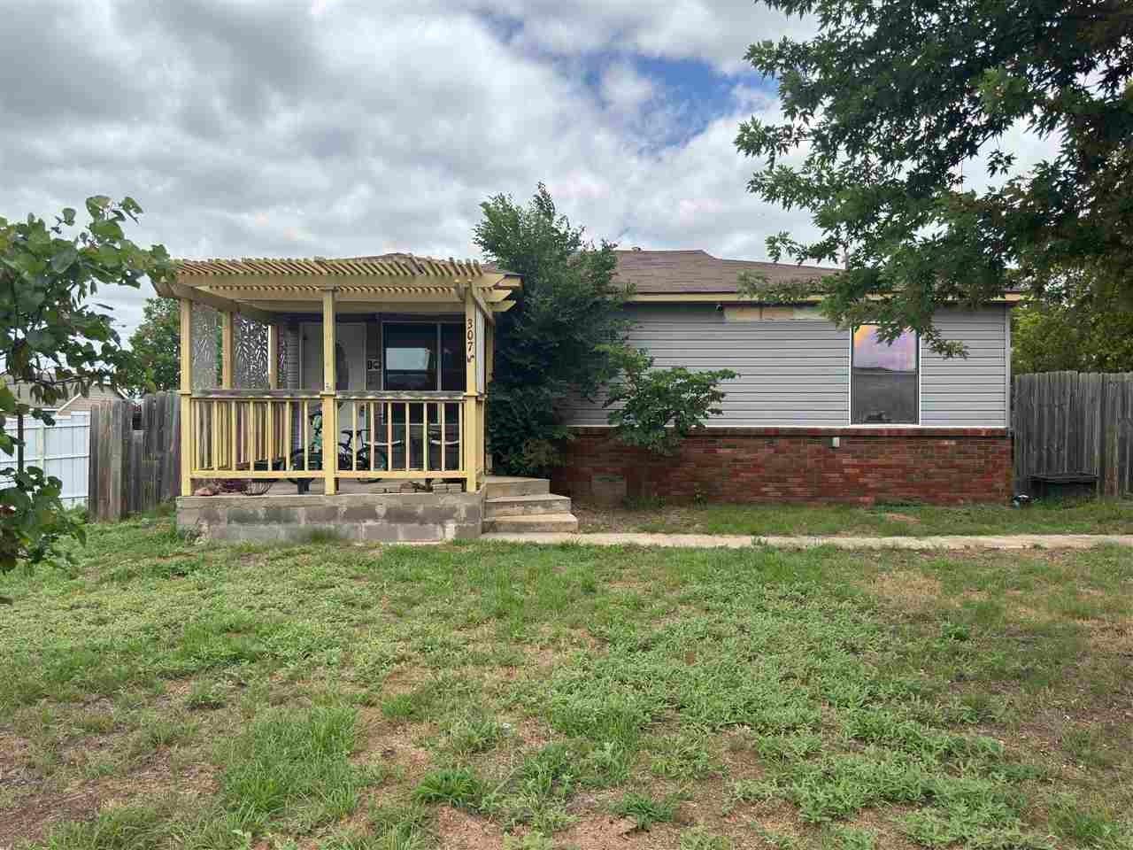 W Shields St, Fletcher, OK 73541