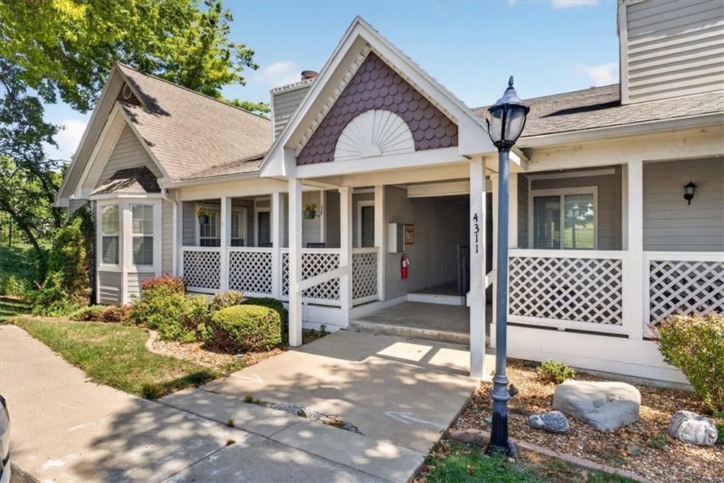 S Megan Ct, Independence, MO 64055