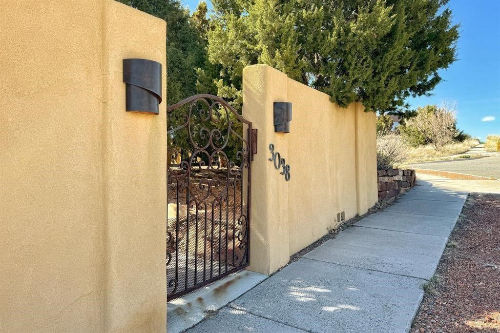 Governor Lindsey Rd, Santa Fe, NM 87505