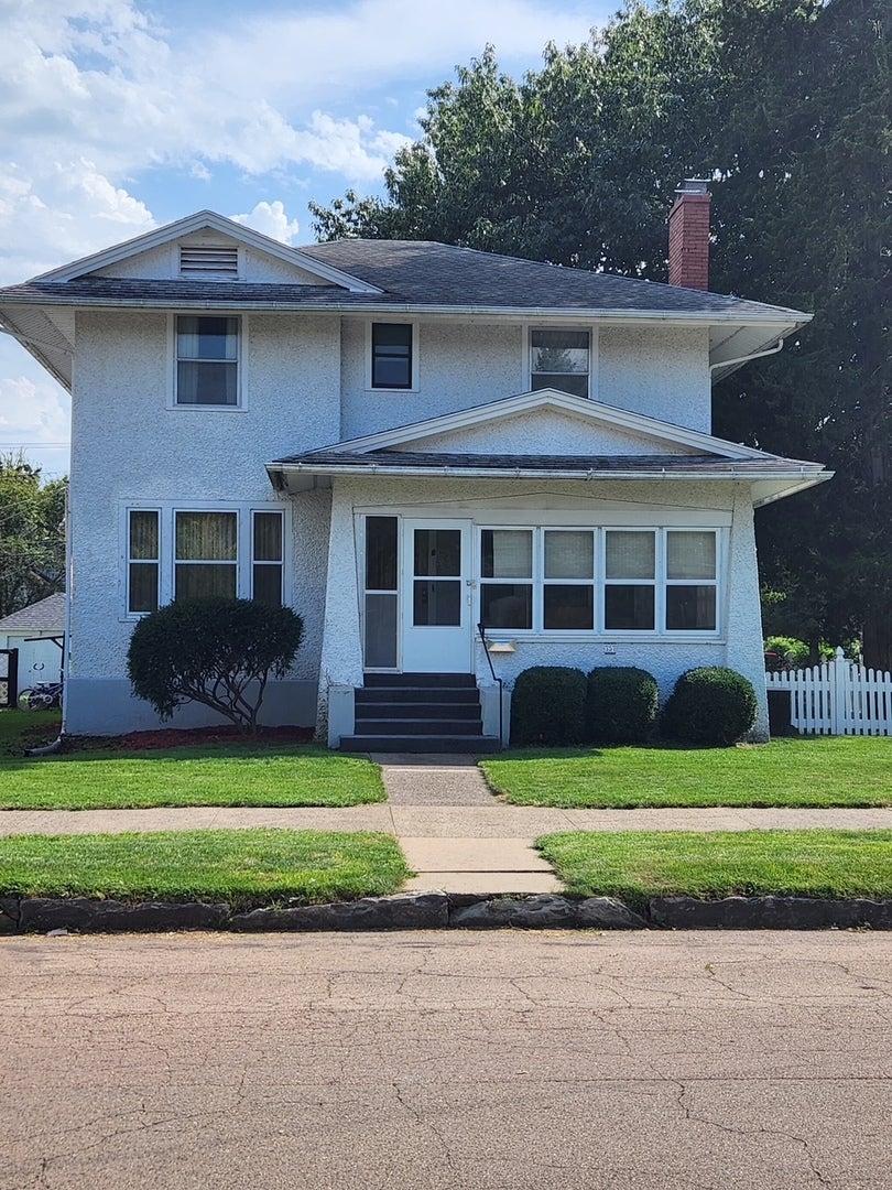 4th Ave S, Clinton, IA 52732
