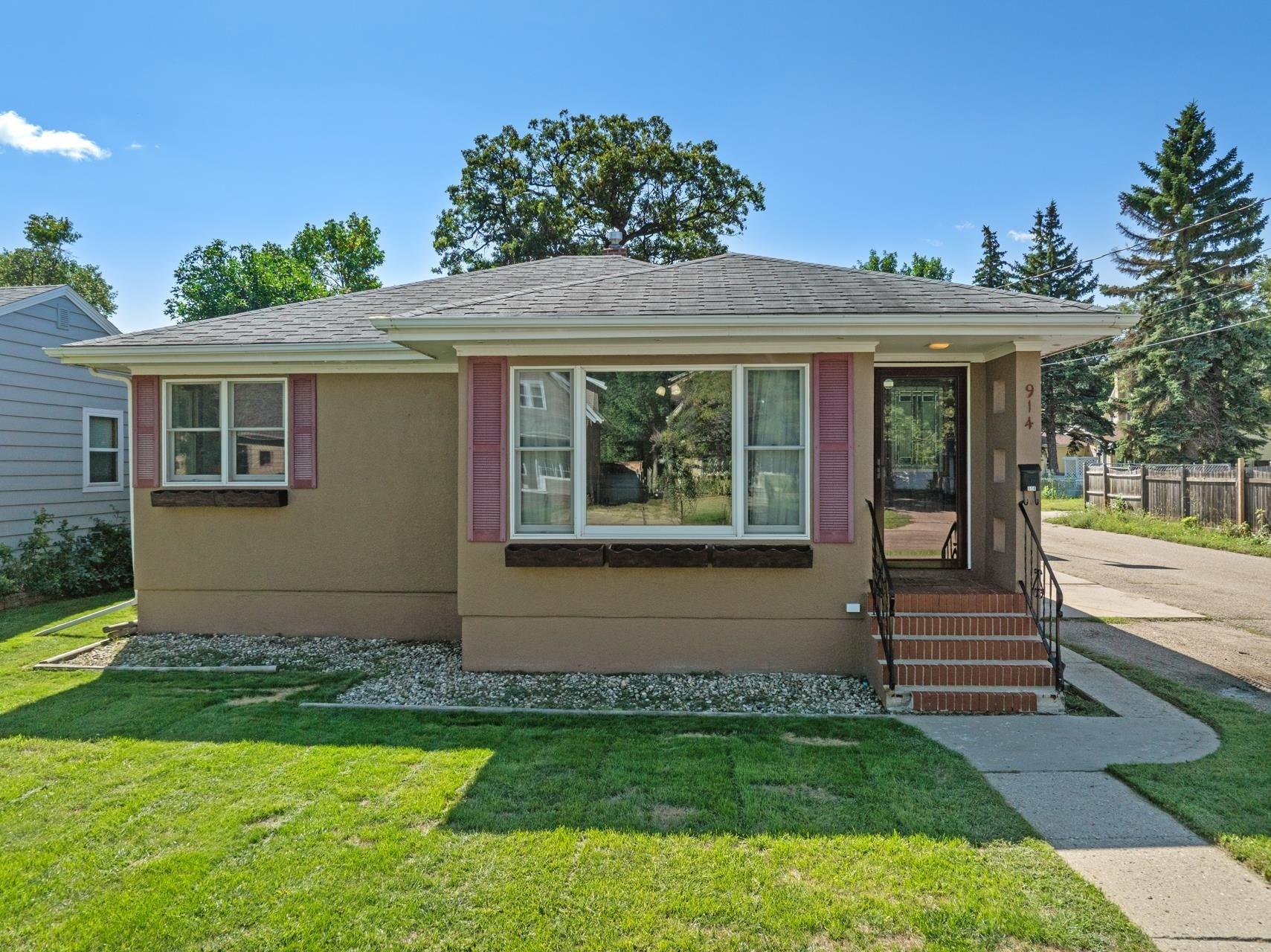 1st Ave Se, Minot, ND 58701