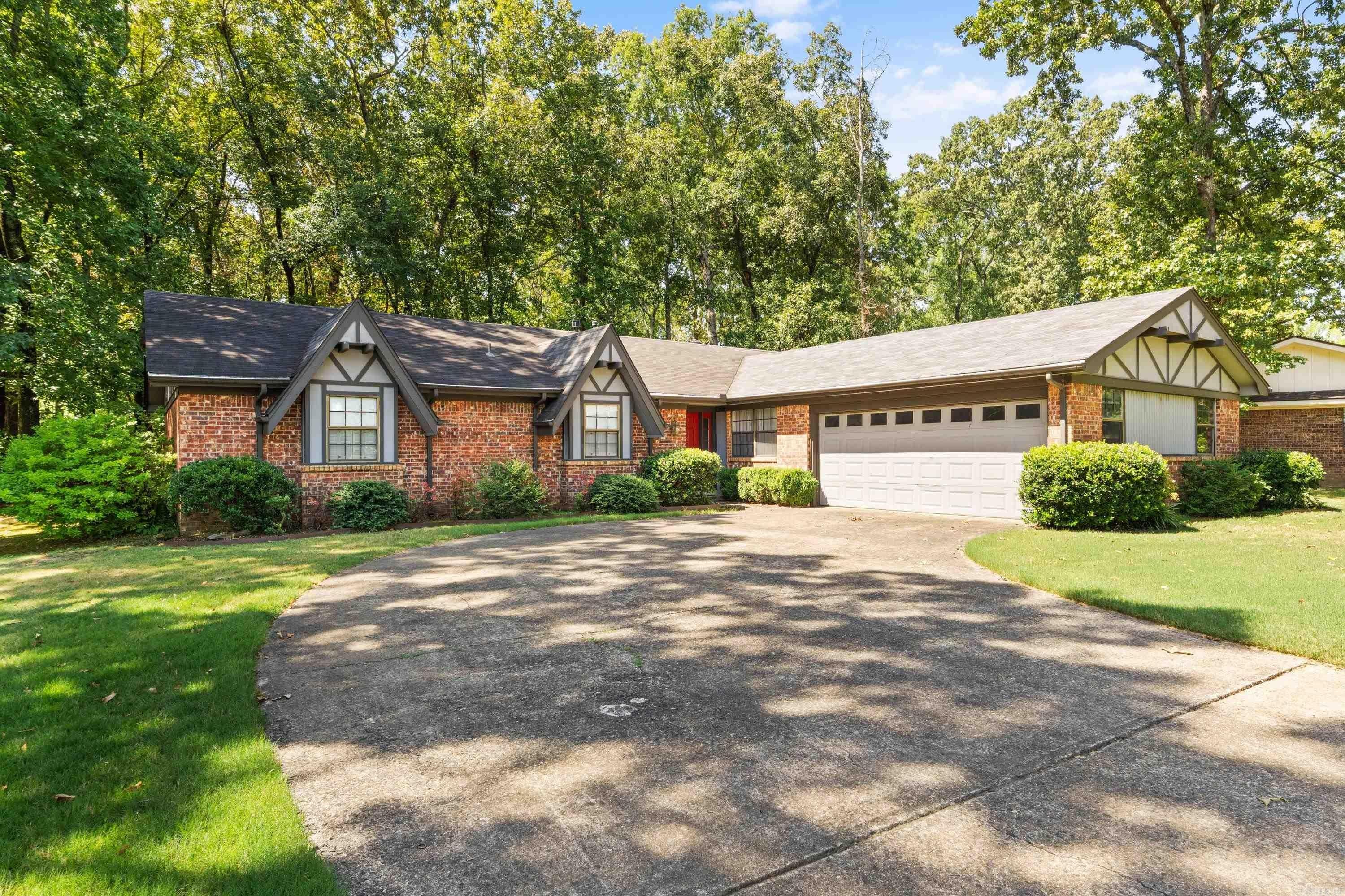 White Oak Dr, Conway, AR 72034