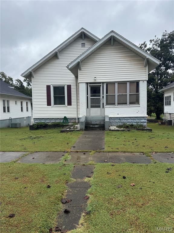 E Maple St, Scott City, MO 63780