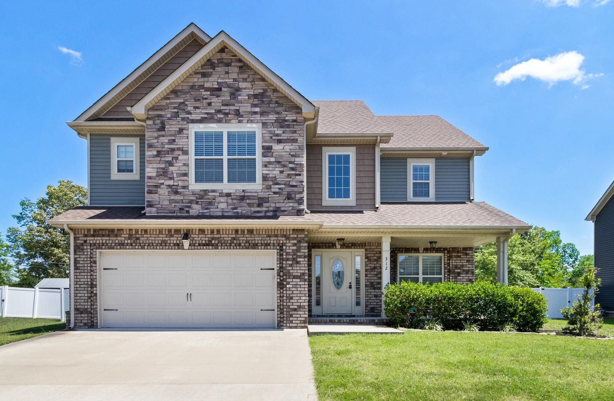 Rye Dr, Clarksville, TN 37043