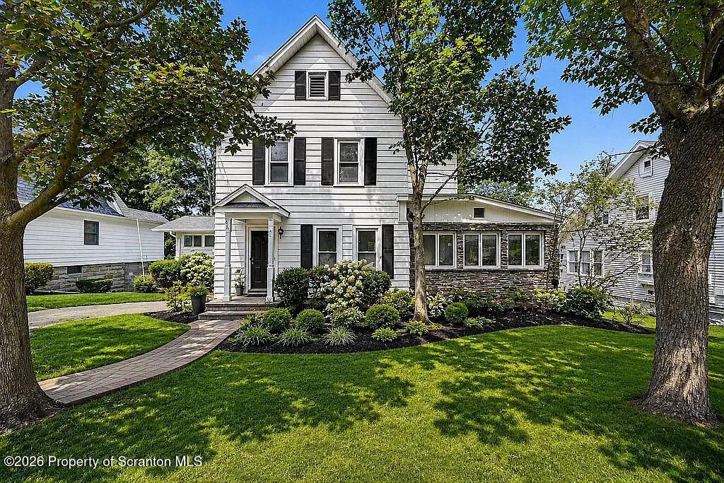 W Grove St, Clarks Summit, PA 18411