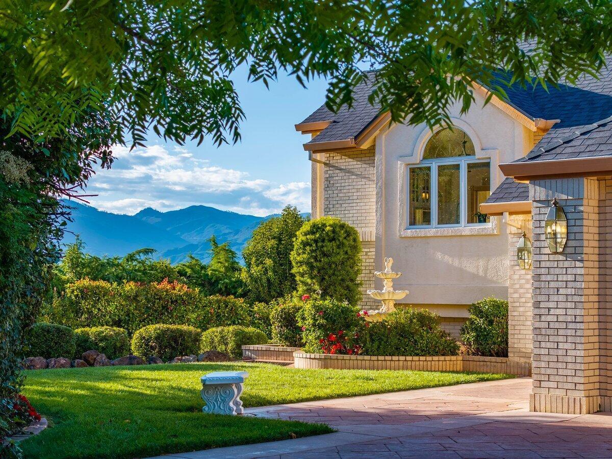 Pinot Path, Redding, CA 96001