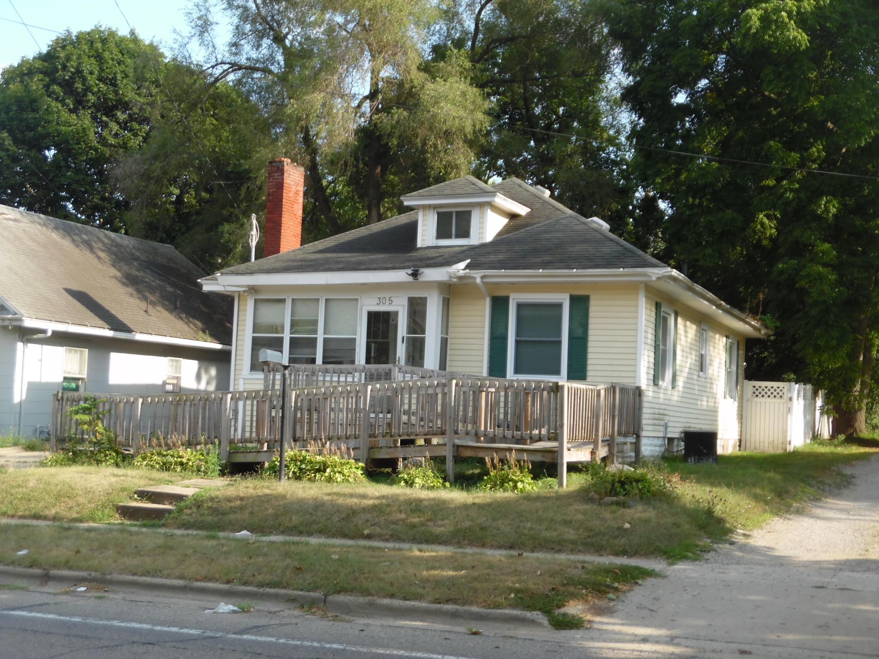 W High St, Jackson, MI 49203