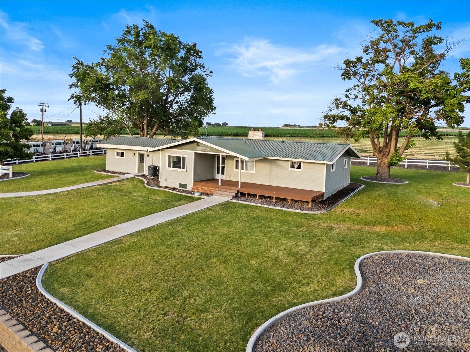 N Glade Rd, Mesa, WA 99343