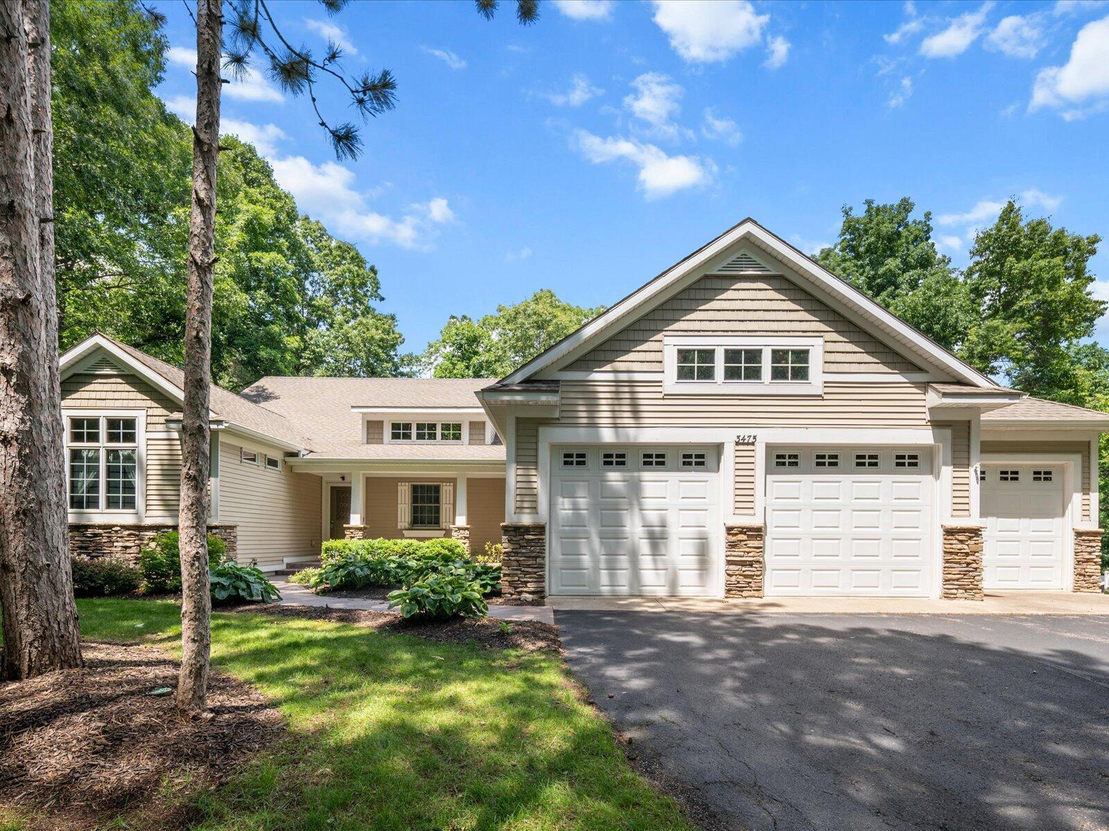 Trail West Dr Ne, Grand Rapids, MI 49525