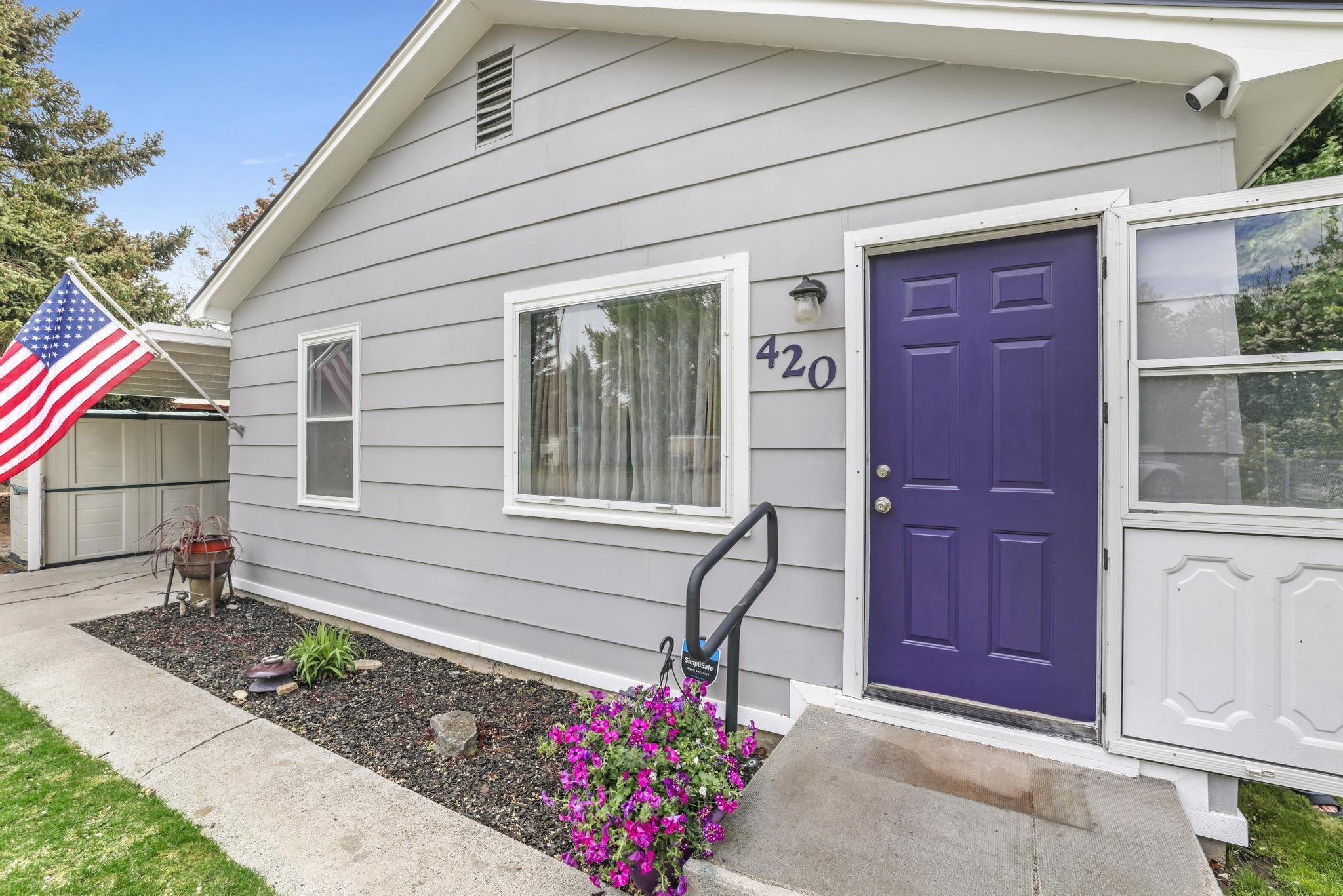 E 3rd St, Shoshone, ID 83352