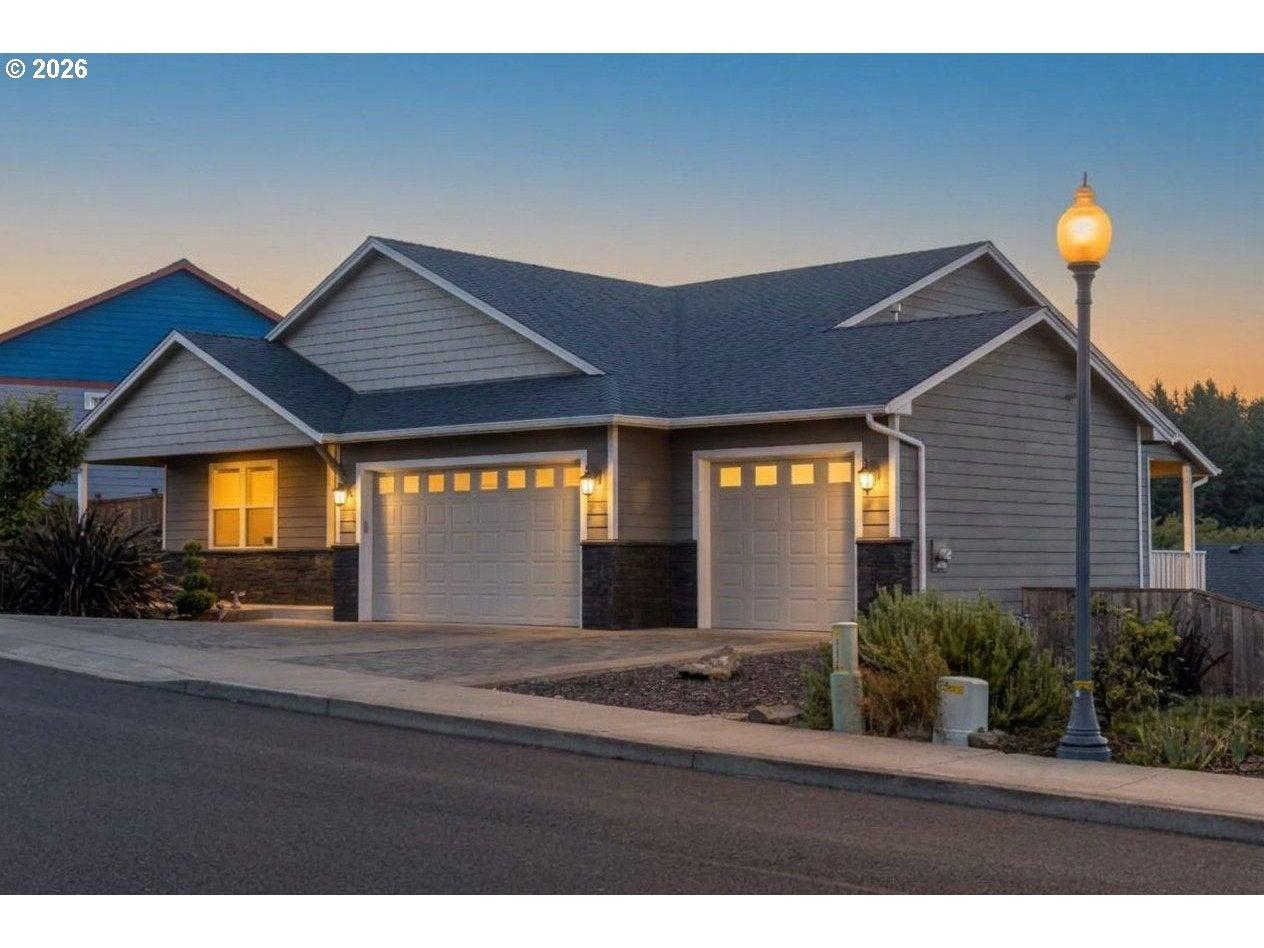 Ne Voyage Ave, Lincoln City, OR 97367