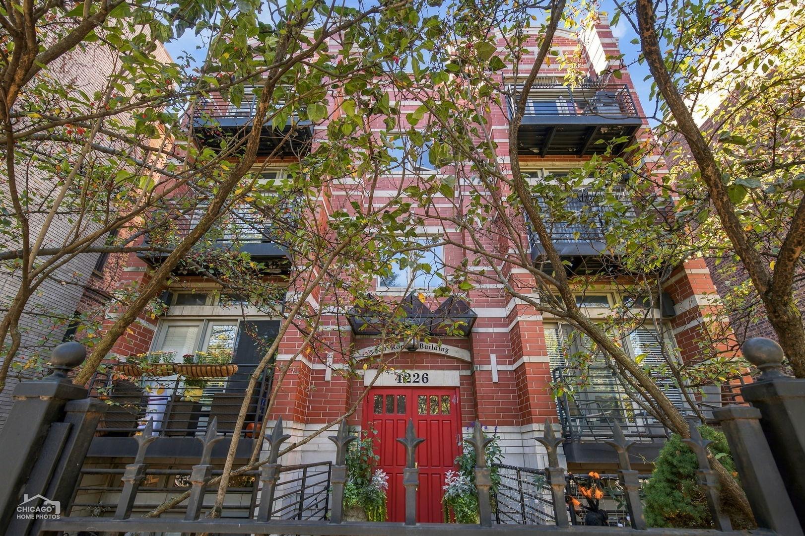 N Ashland Ave, Chicago, IL 60613