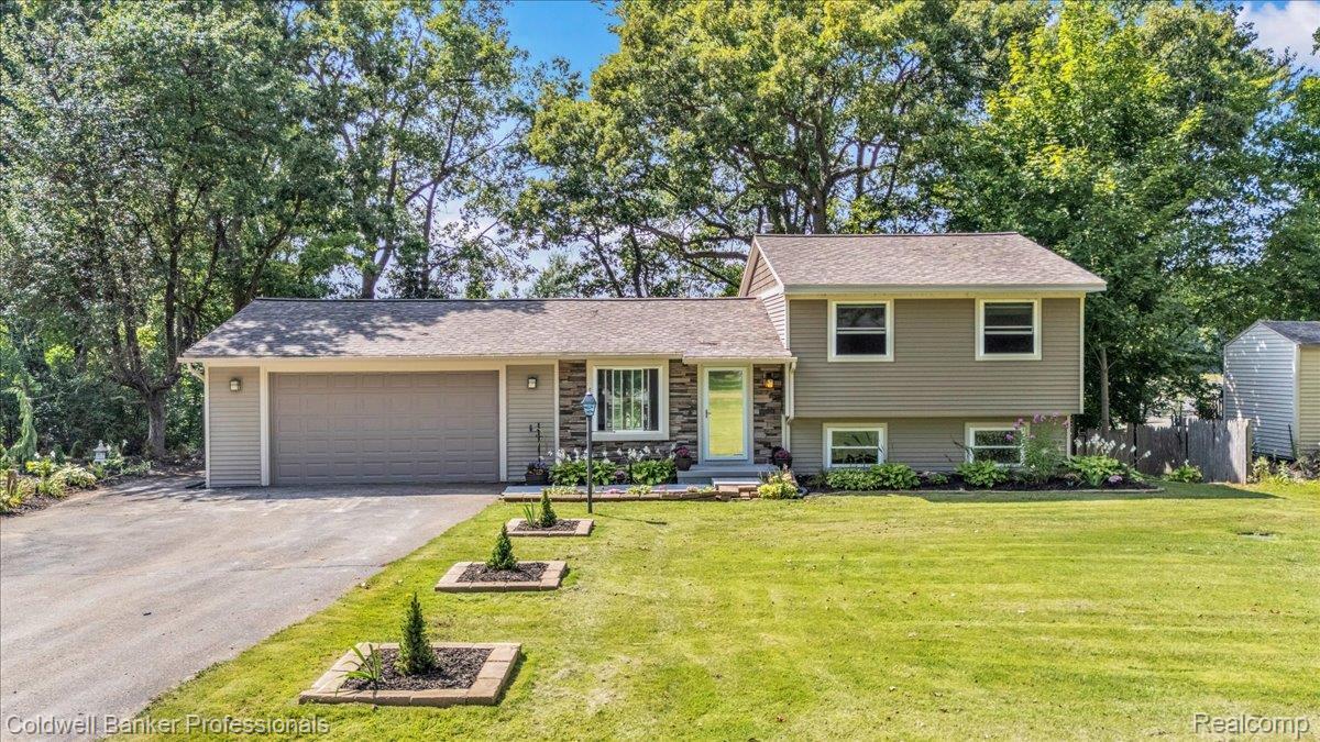 N Bay, Clarkston, MI 48346