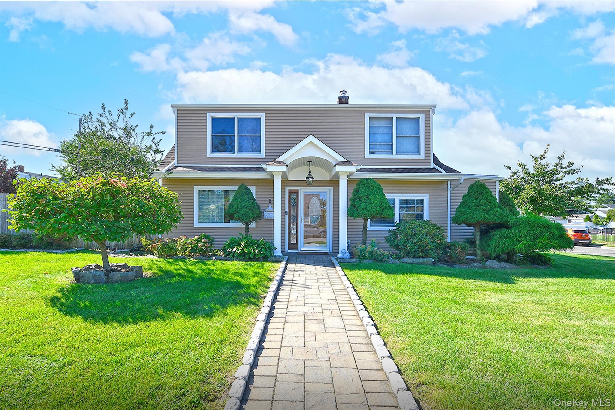Cooper Ln, Levittown, NY 11756