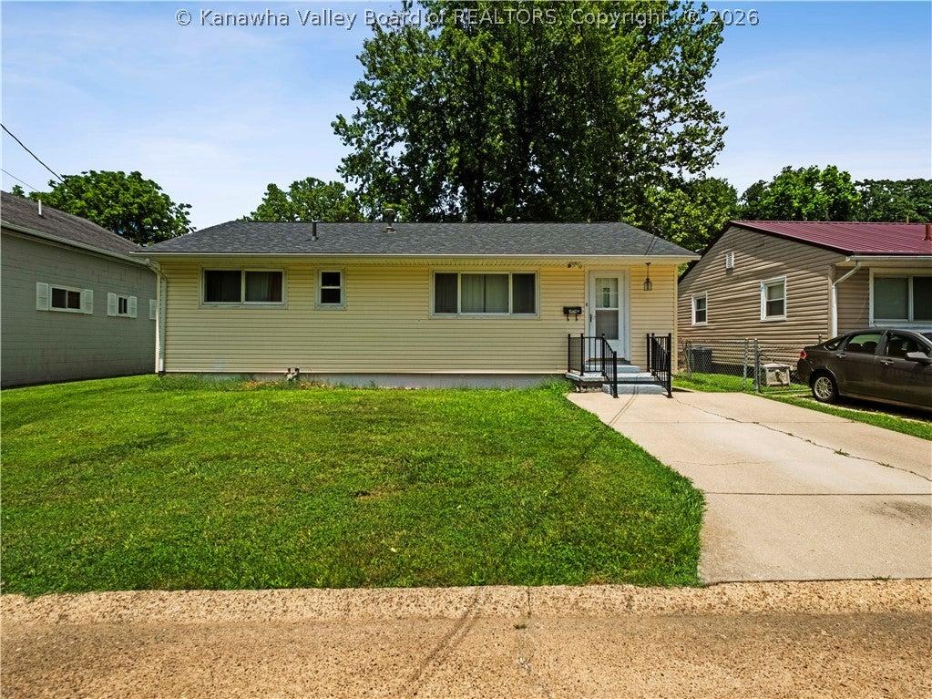 39th St E, Nitro, WV 25143