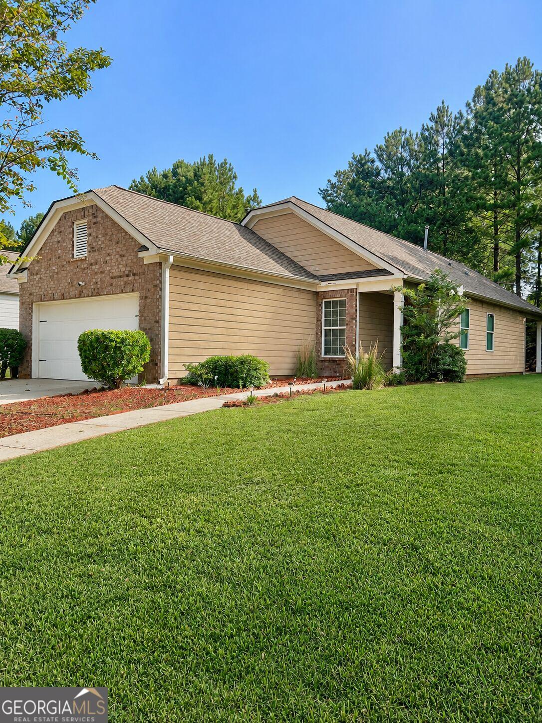 River Meadow Dr, Lagrange, GA 30241