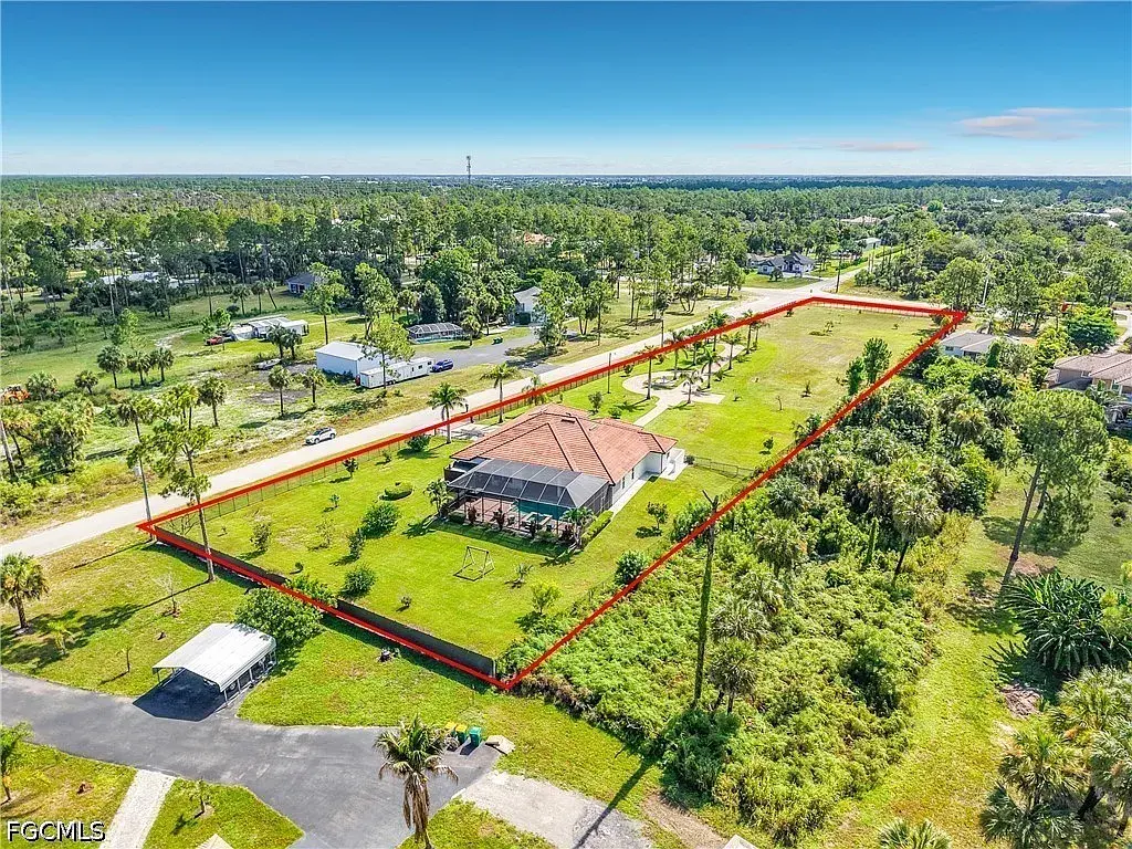 22nd Ave Nw, Naples, FL 34120