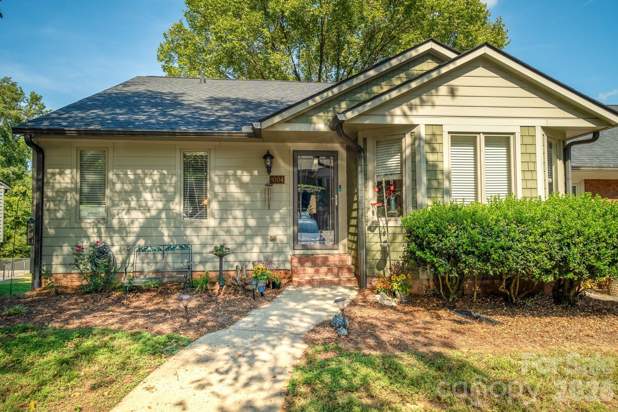 Kenilworth Ct Nw, Concord, NC 28027