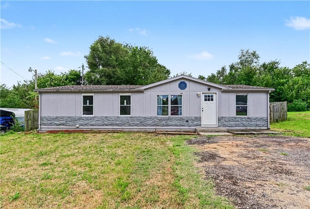 Ratz St, Valley Falls, KS 66088