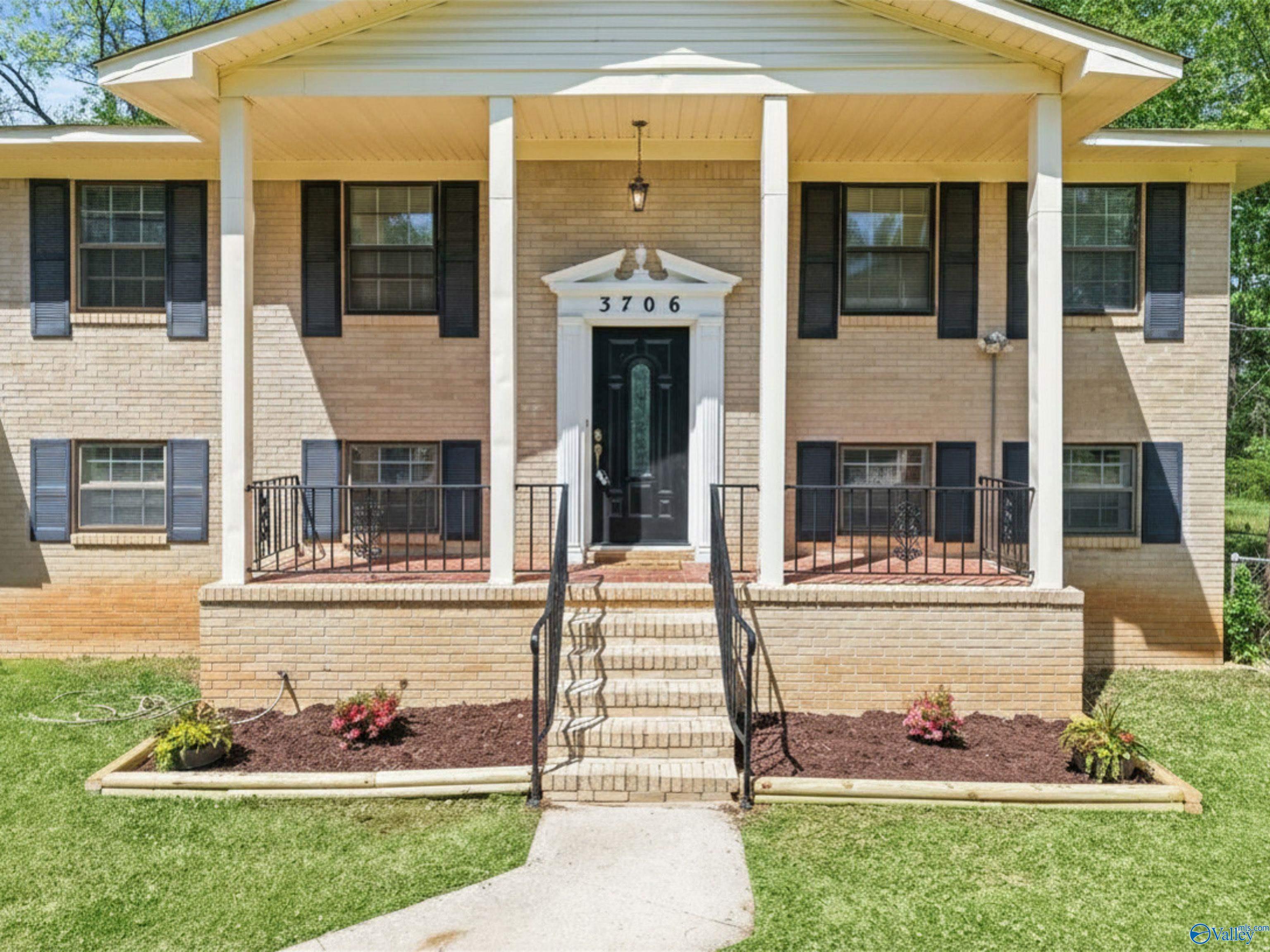 Pecan Grove Dr Nw, Huntsville, AL 35810