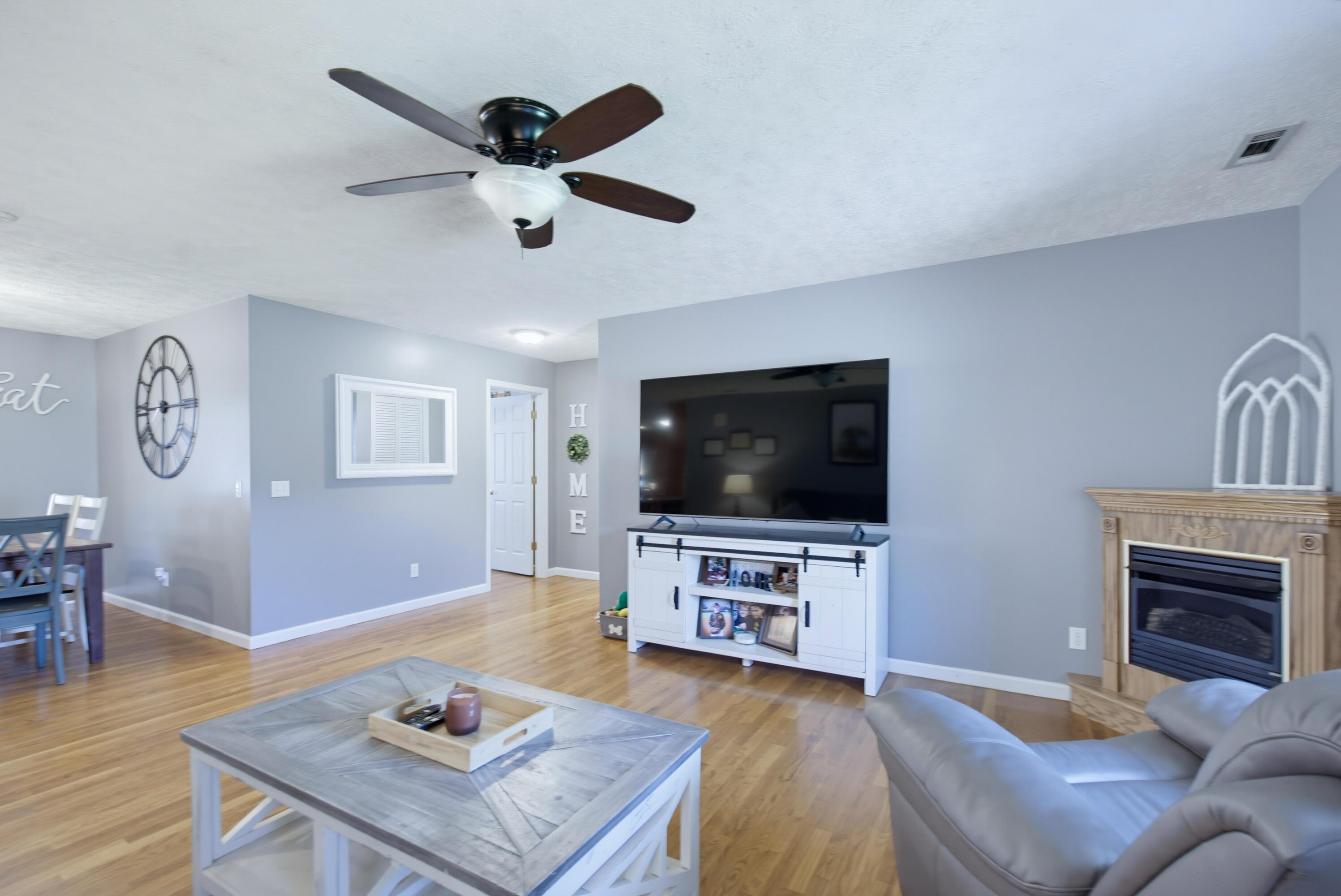 Charlene Pl, South Pittsburg, TN 37380