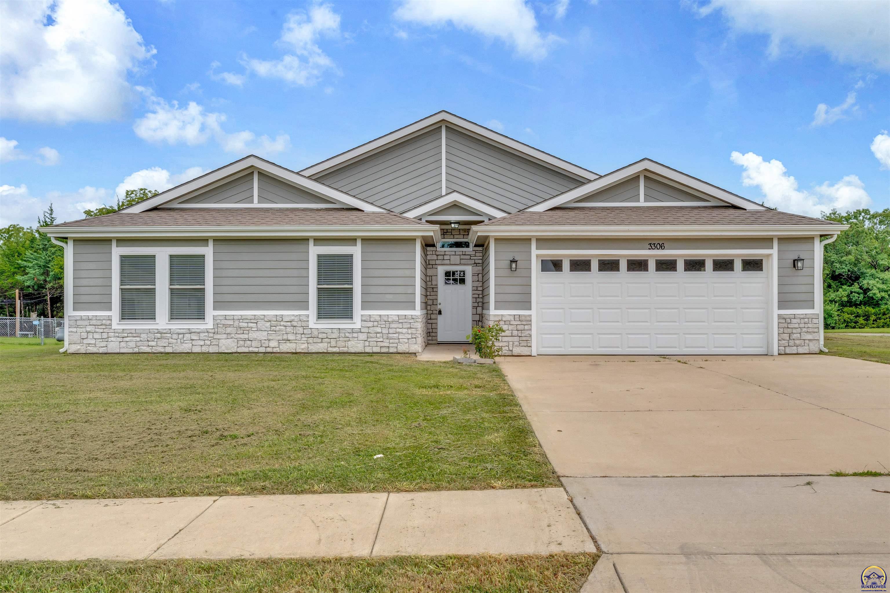 Se Long St, Topeka, KS 66605