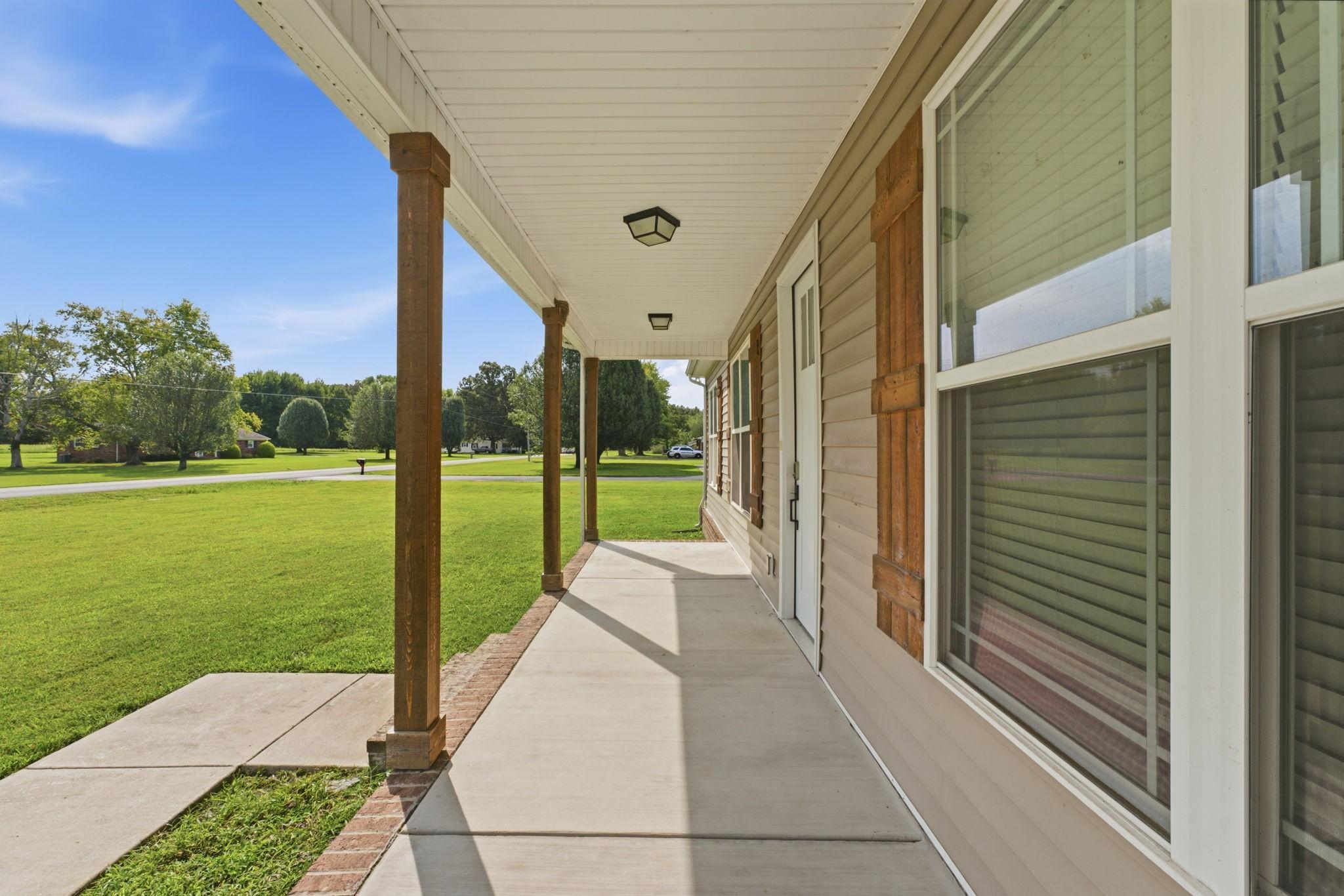 Wayside Rd, Manchester, TN 37355
