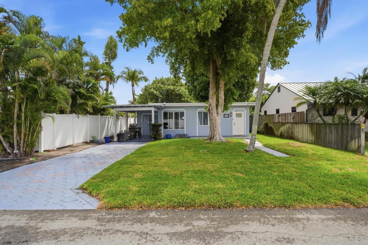Ne 10th Ave, Pompano Beach, FL 33060