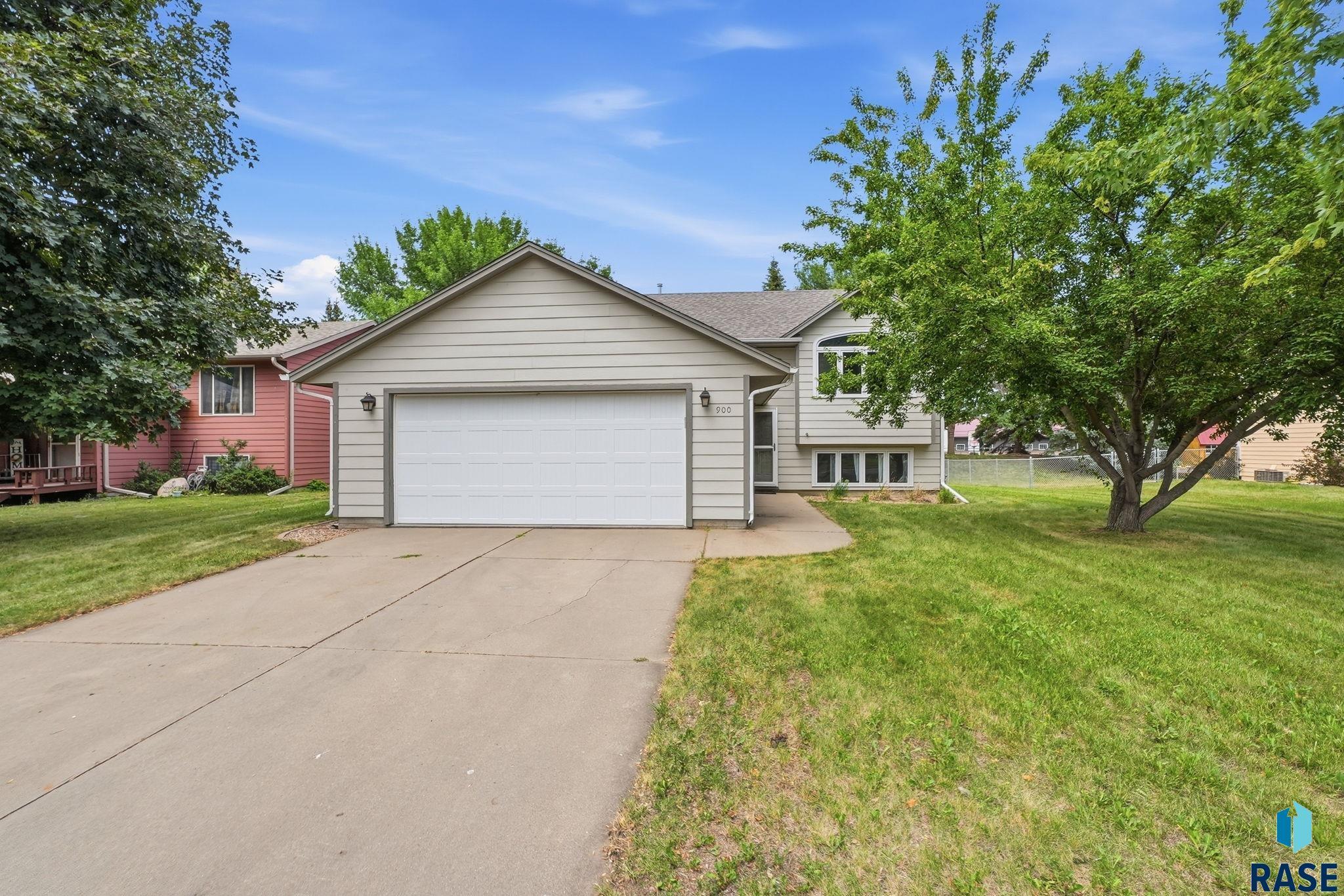 E Magnolia Dr, Brandon, SD 57005
