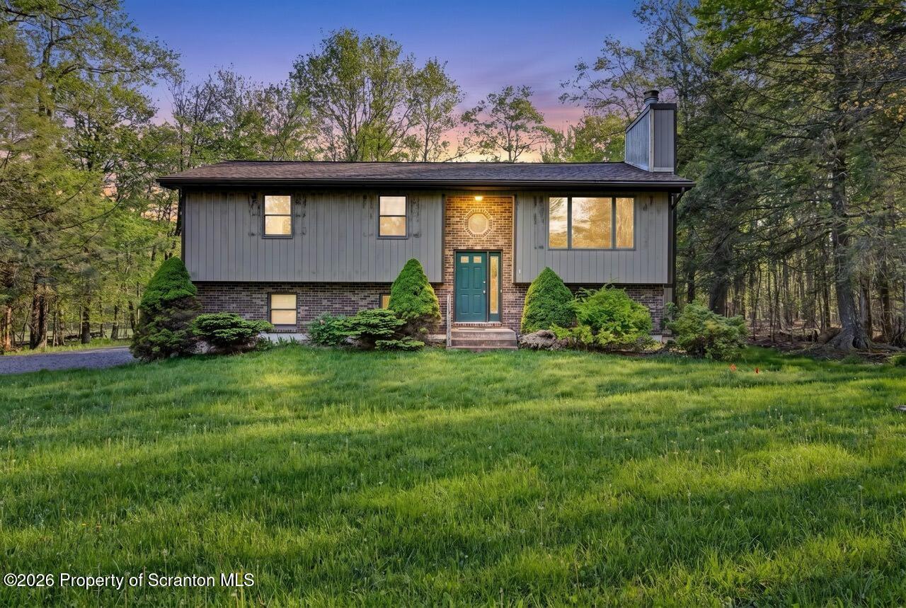 Bass Ct, Gouldsboro, PA 18424