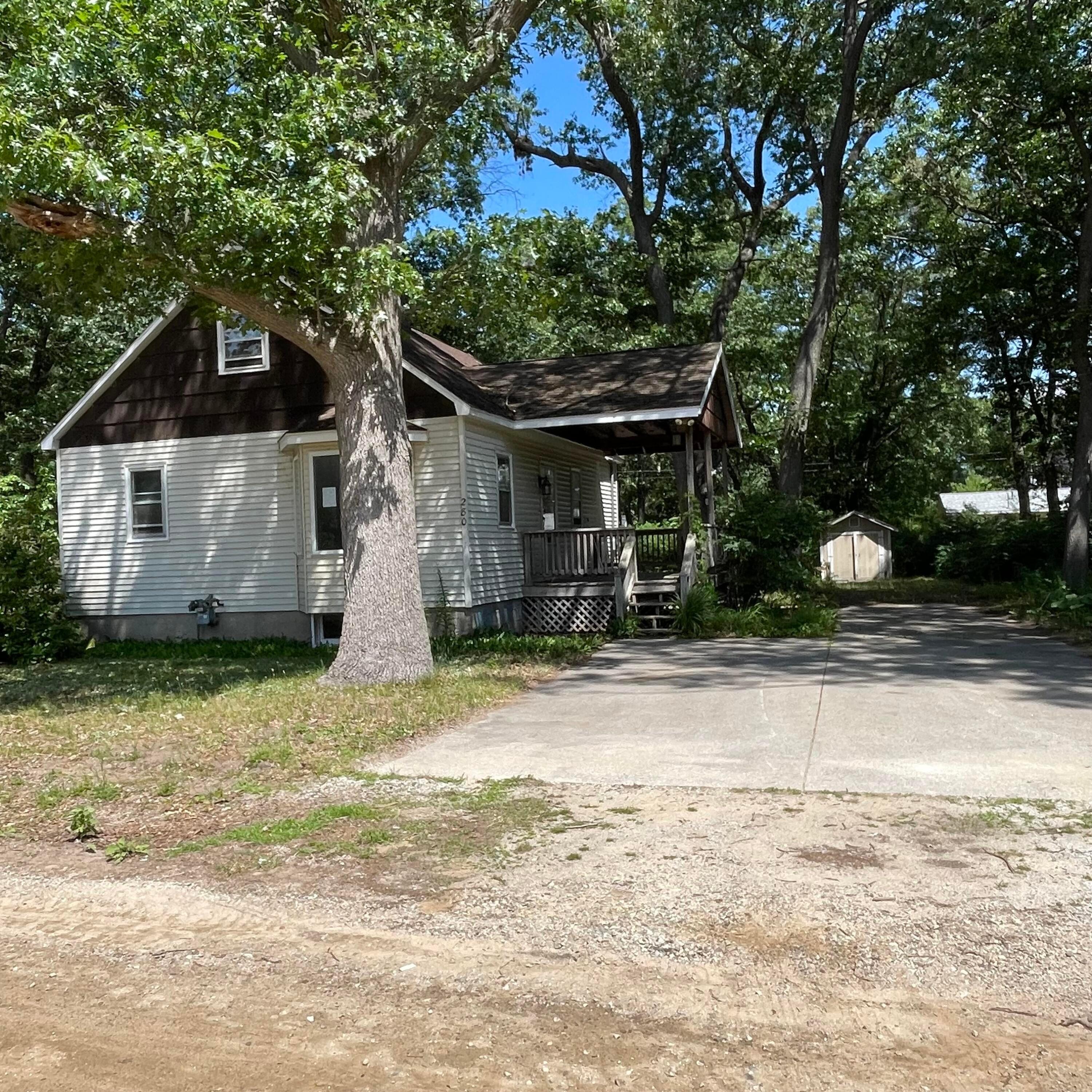 Shonat St, Muskegon, MI 49442