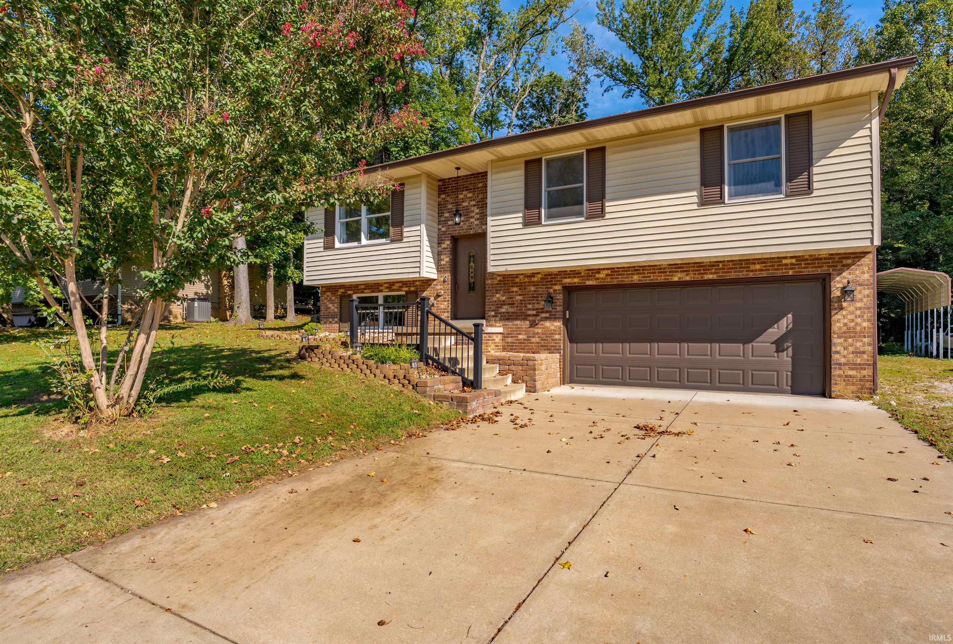 Westwood Hills Dr, Evansville, IN 47720