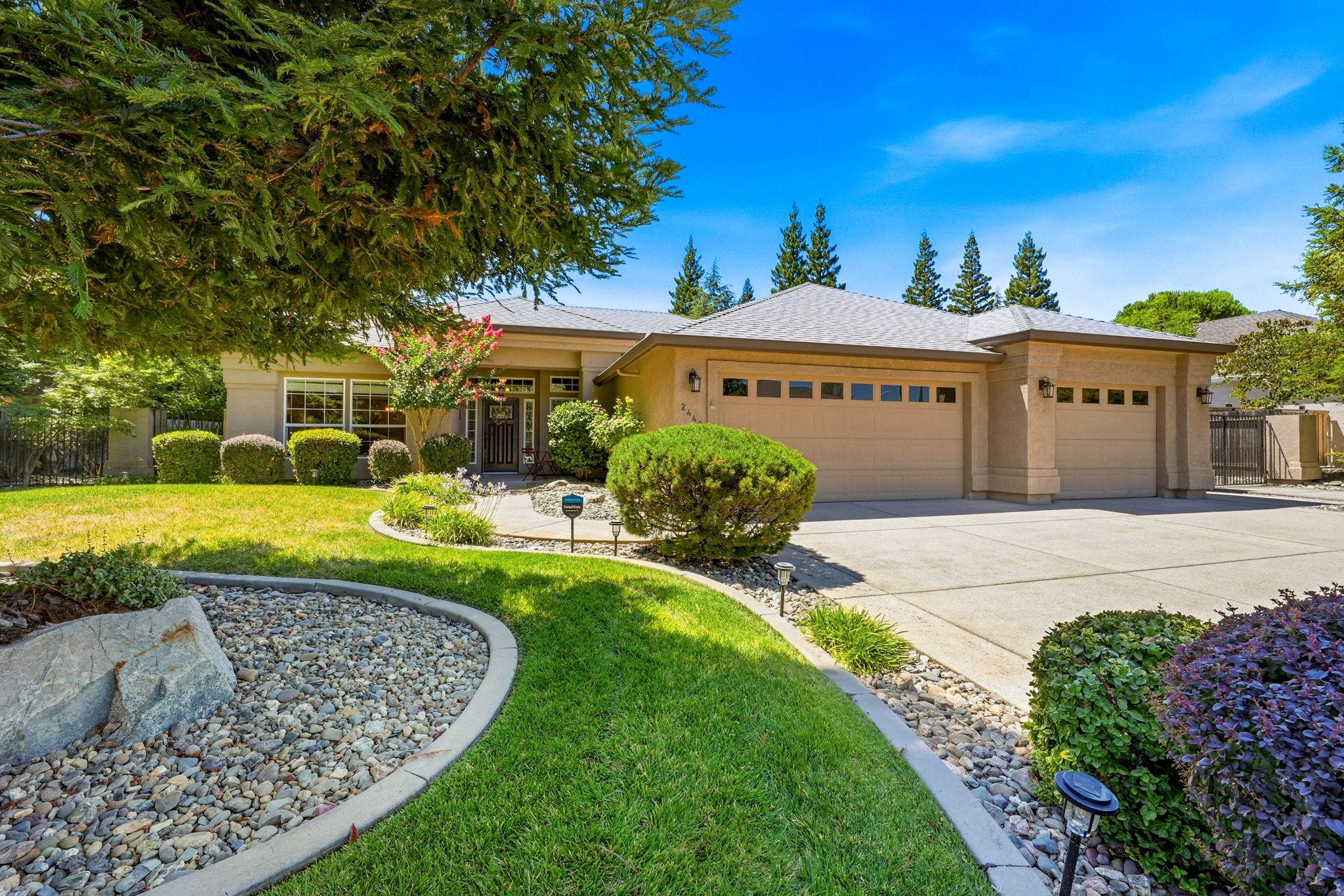 Crescent Moon Ct, Redding, CA 96001