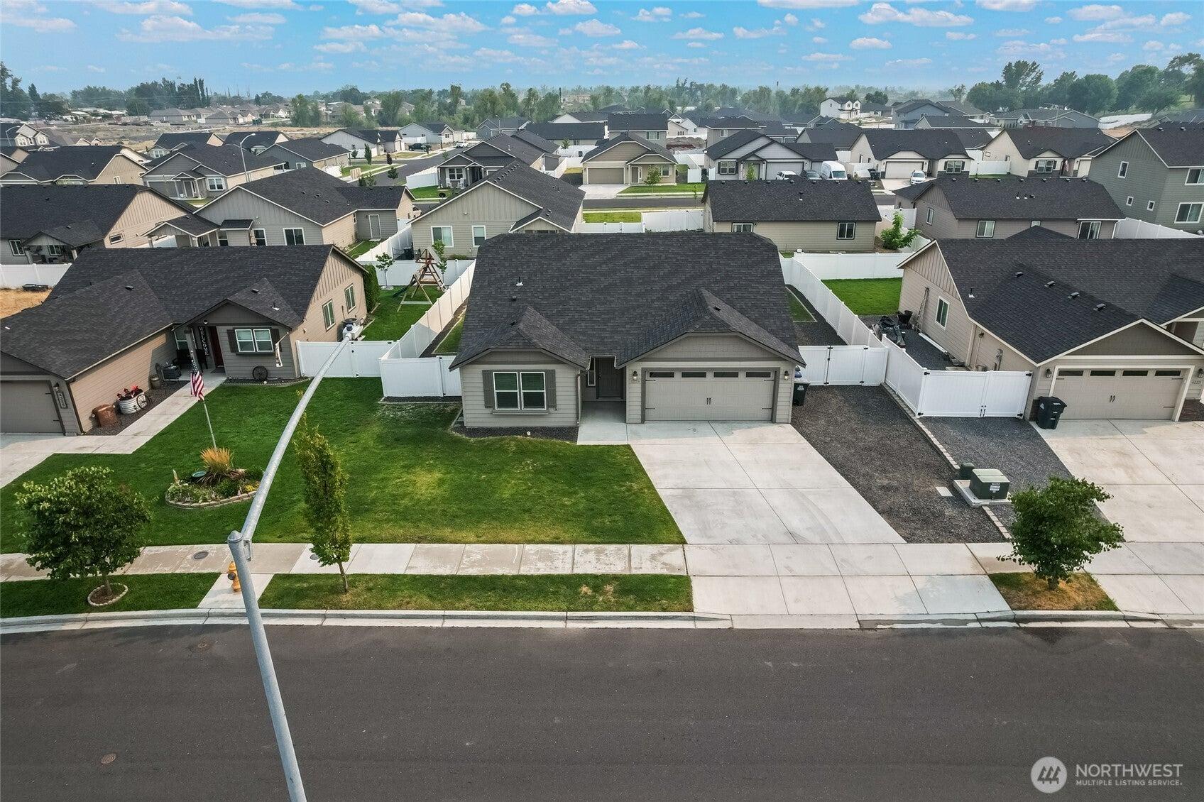 Cove West Dr, Moses Lake, WA 98837