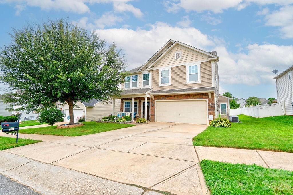 Pikes Peak Dr, Gastonia, NC 28052