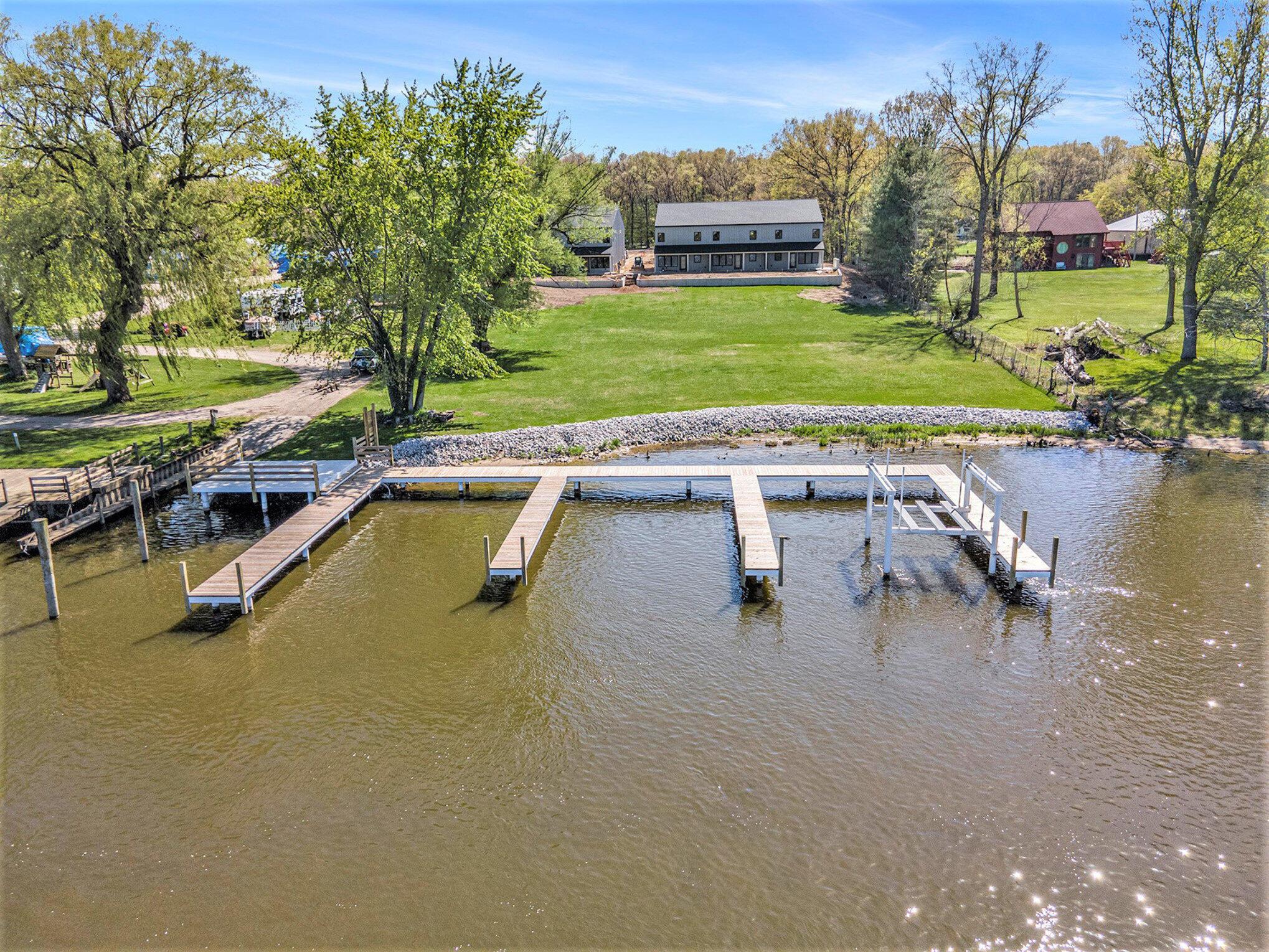N Cedar Dr, Grand Haven, MI 49417