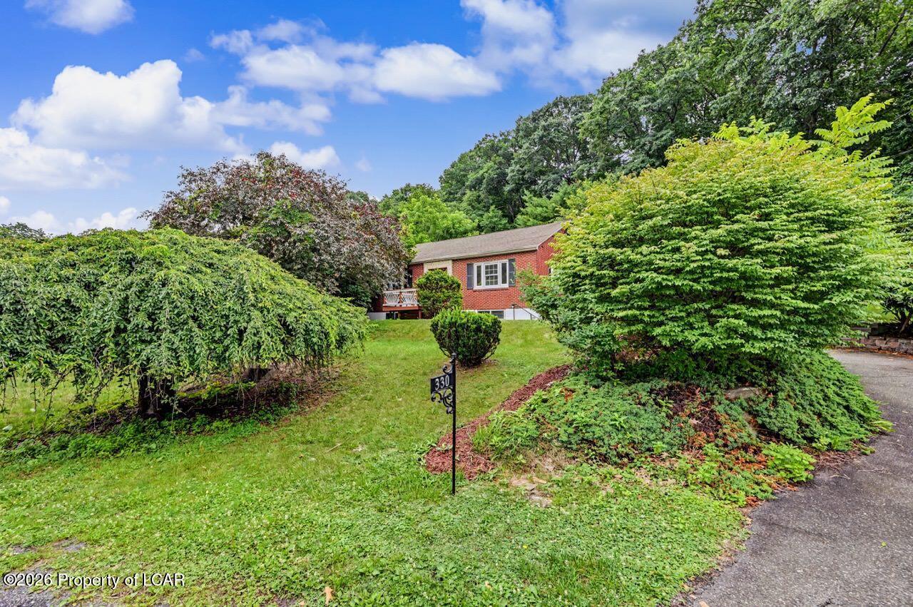 W Foothills Dr, Drums, PA 18222
