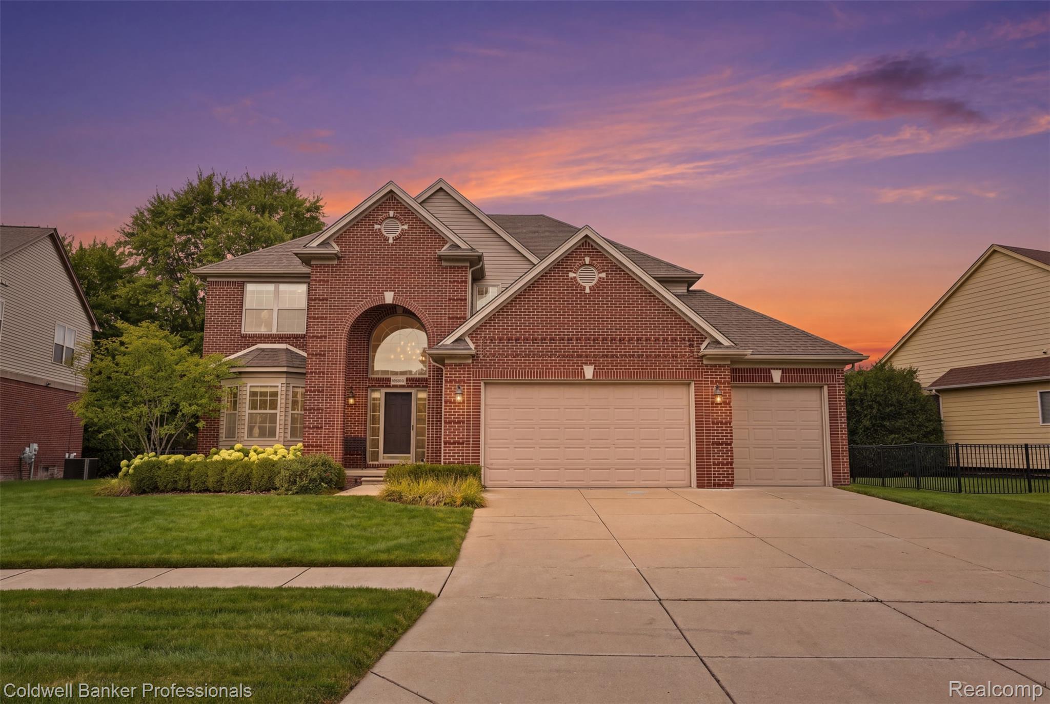 Brennan Dr, Macomb, MI 48044