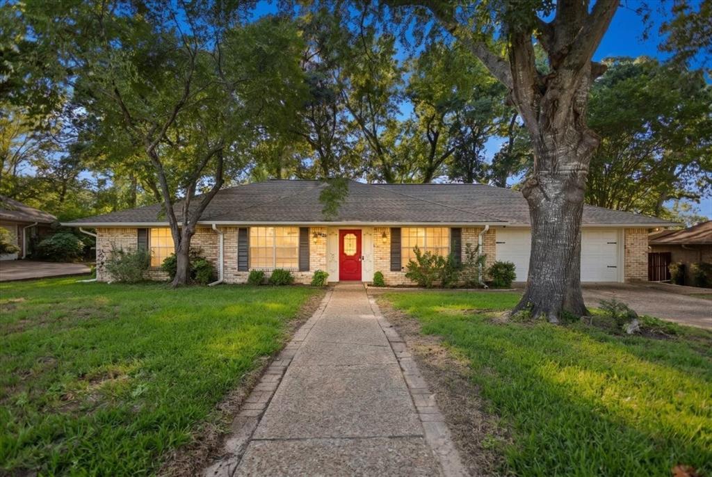 Dundee Dr, Tyler, TX 75703