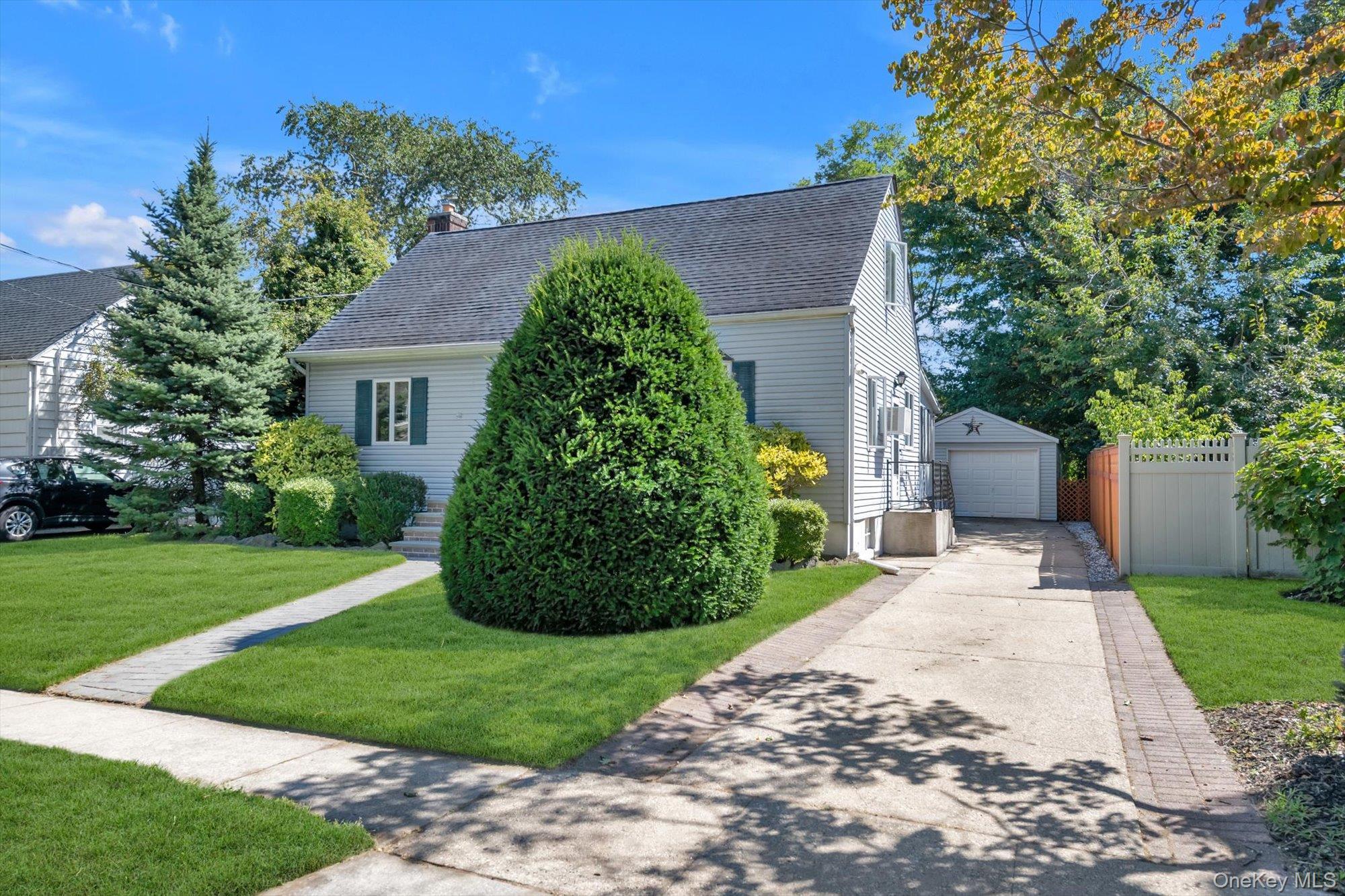 Sullivan Rd, Farmingdale, NY 11735