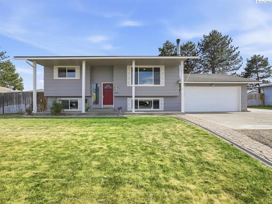 W Okanogan Loop, Kennewick, WA 99336
