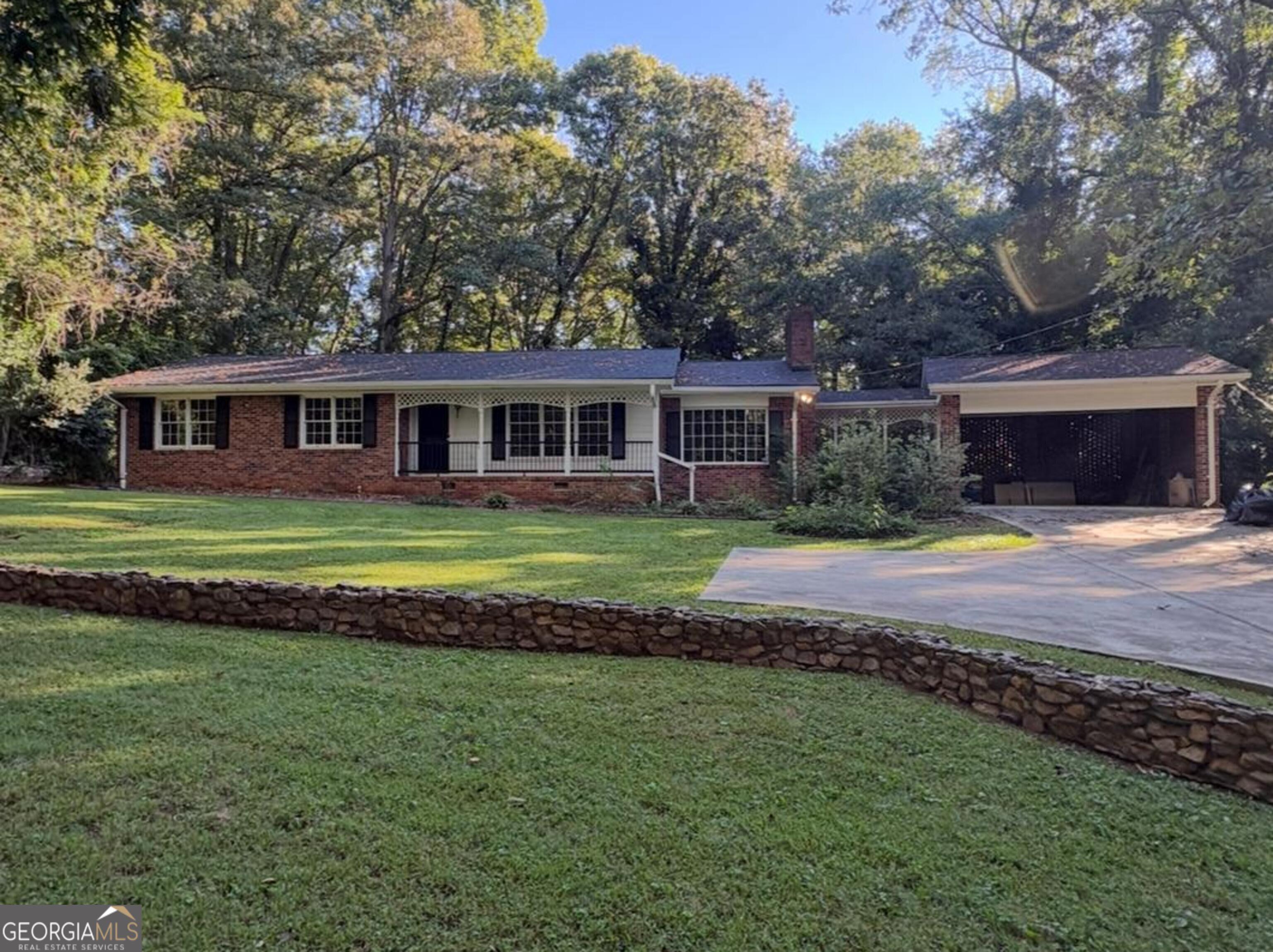 Dogwood Dr Nw, Lilburn, GA 30047