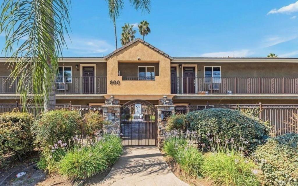 N Mollison Ave, El Cajon, CA 92021