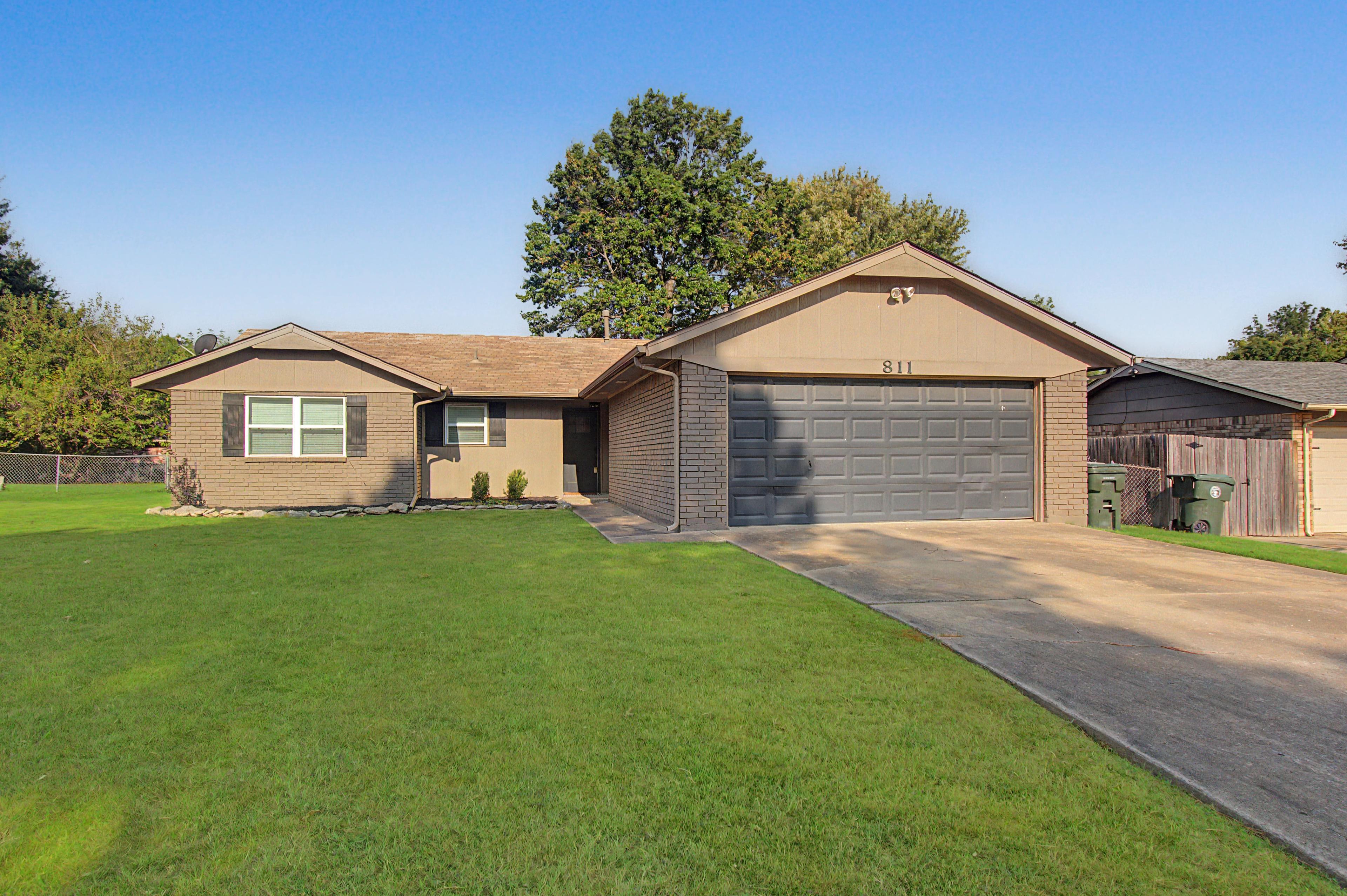 Sherwood Ln, Muskogee, OK 74403