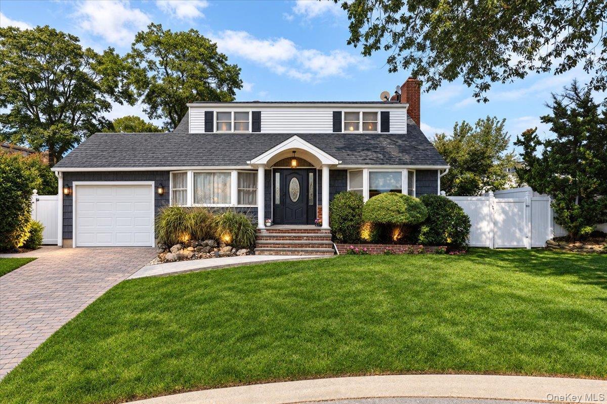 5th Ave, Farmingdale, NY 11735
